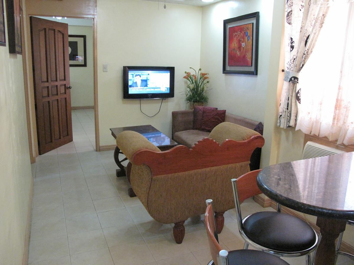 Makati Suites At Travelers Inn Makati City Zewnętrze zdjęcie