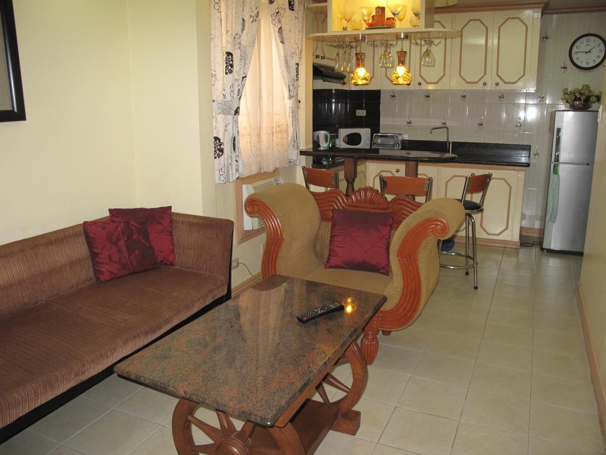 Makati Suites At Travelers Inn Makati City Zewnętrze zdjęcie
