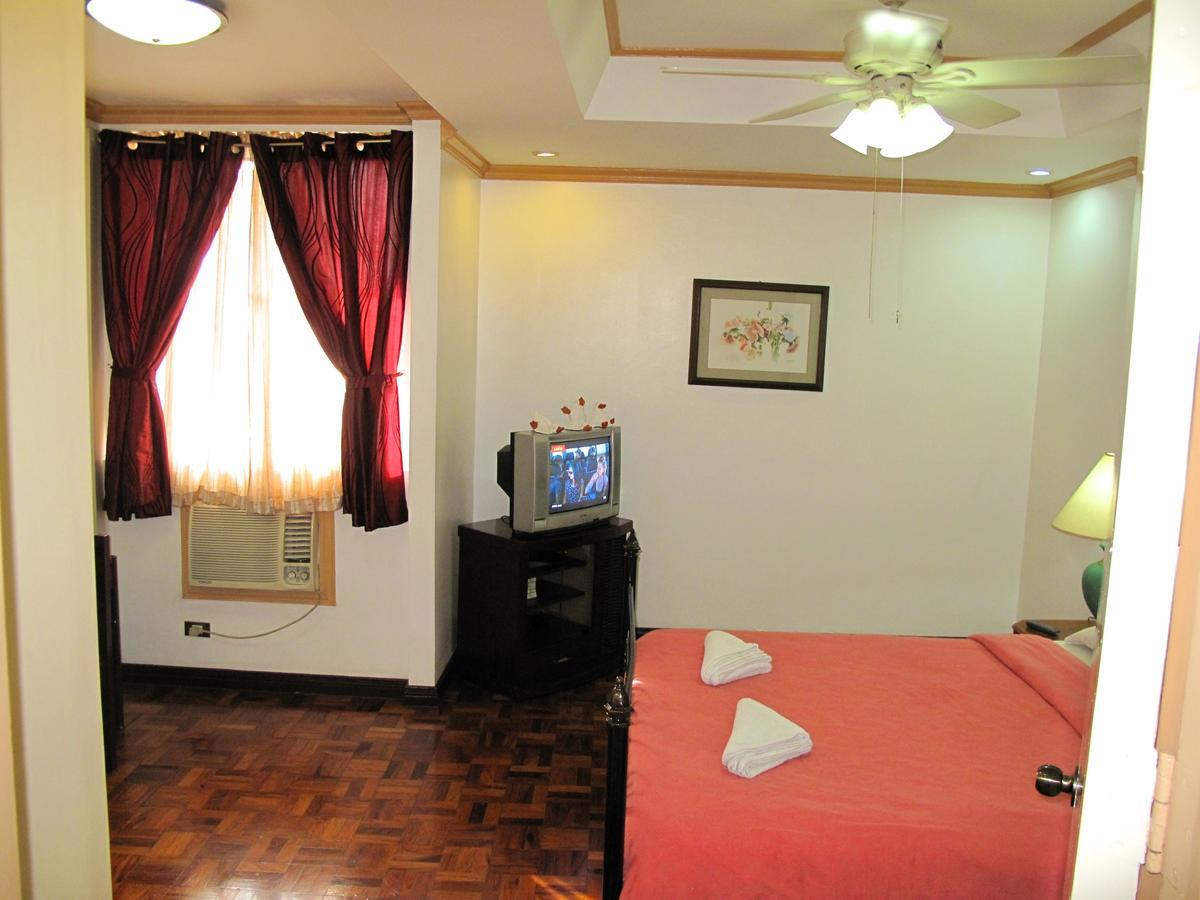 Makati Suites At Travelers Inn Makati City Zewnętrze zdjęcie